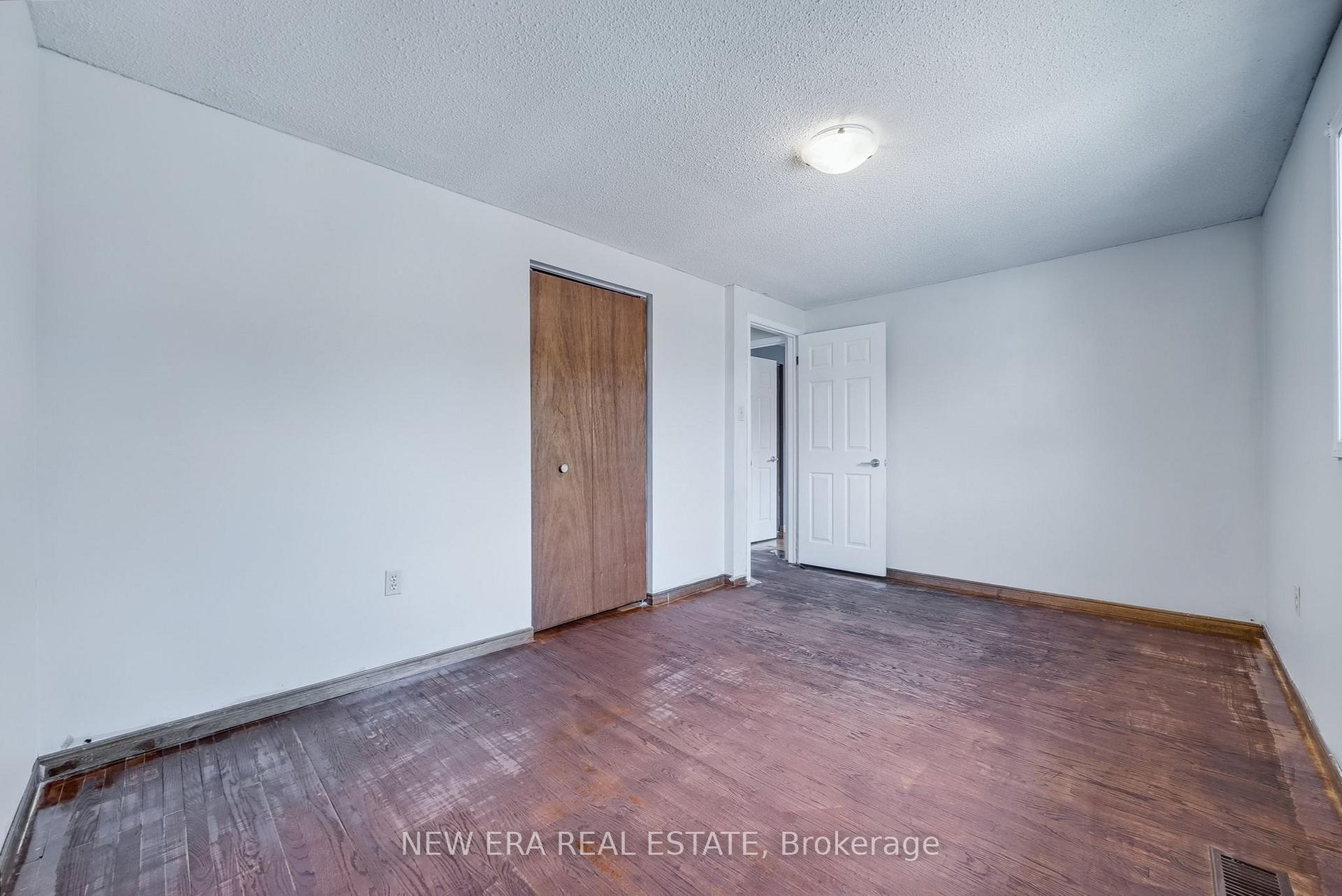 Photo 27 of 3 Envoy Boulevard, Hamilton, Stoney Creek — HOMEH