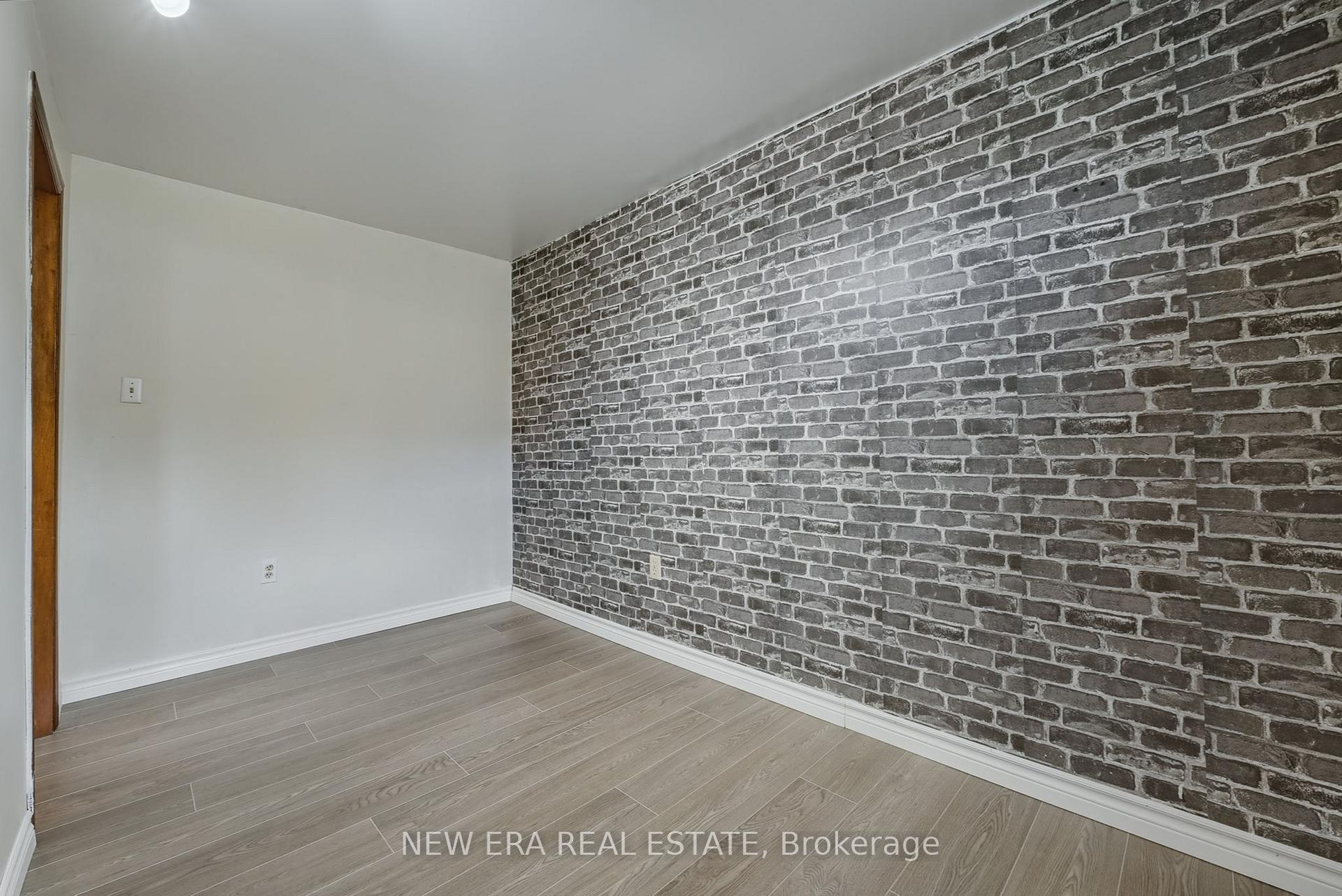 Photo 29 of 3 Envoy Boulevard, Hamilton, Stoney Creek — HOMEH