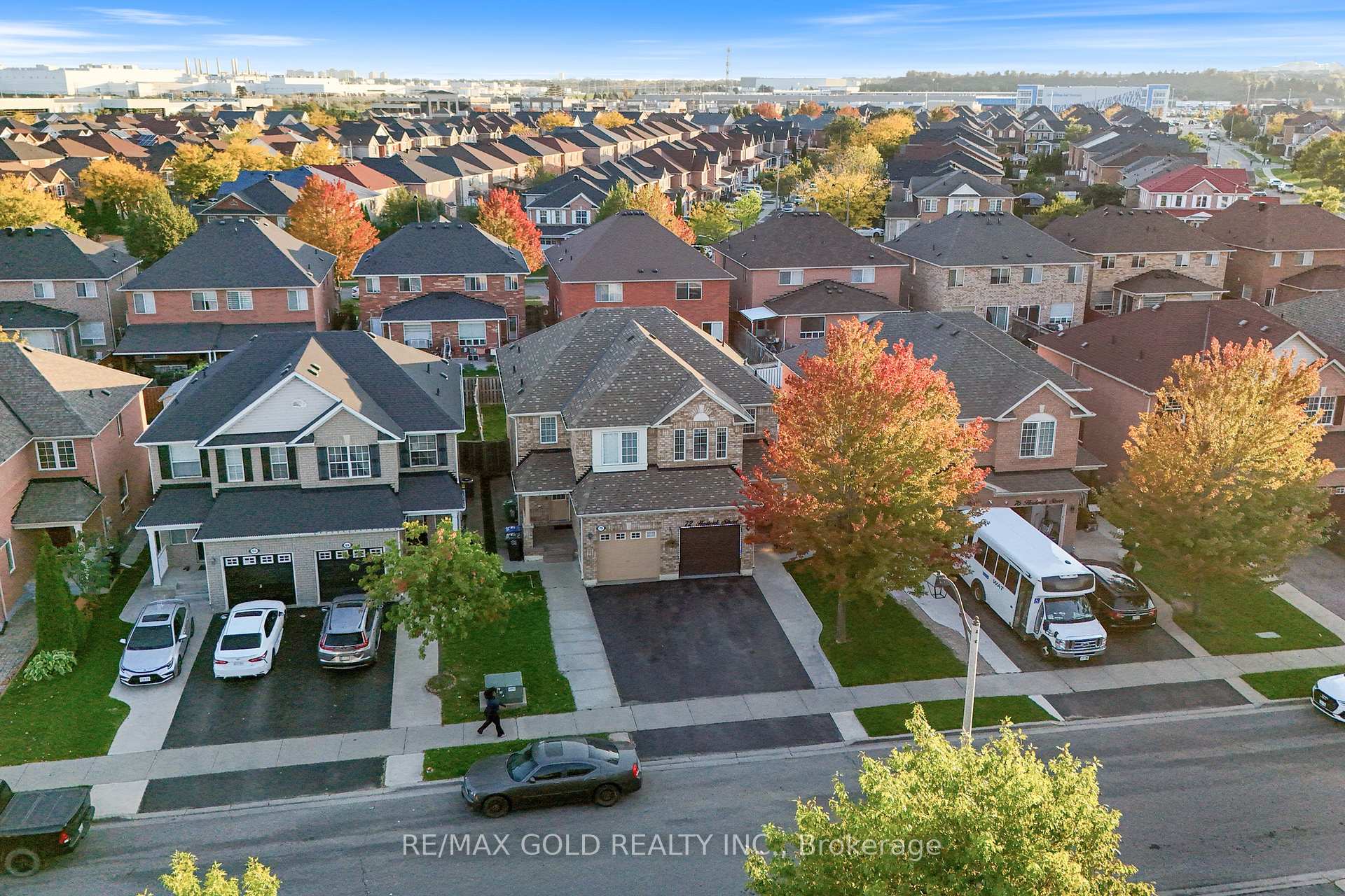 Photo 4 of 72 Herdwick Street, Brampton, Gore Industrial North — HOMEH