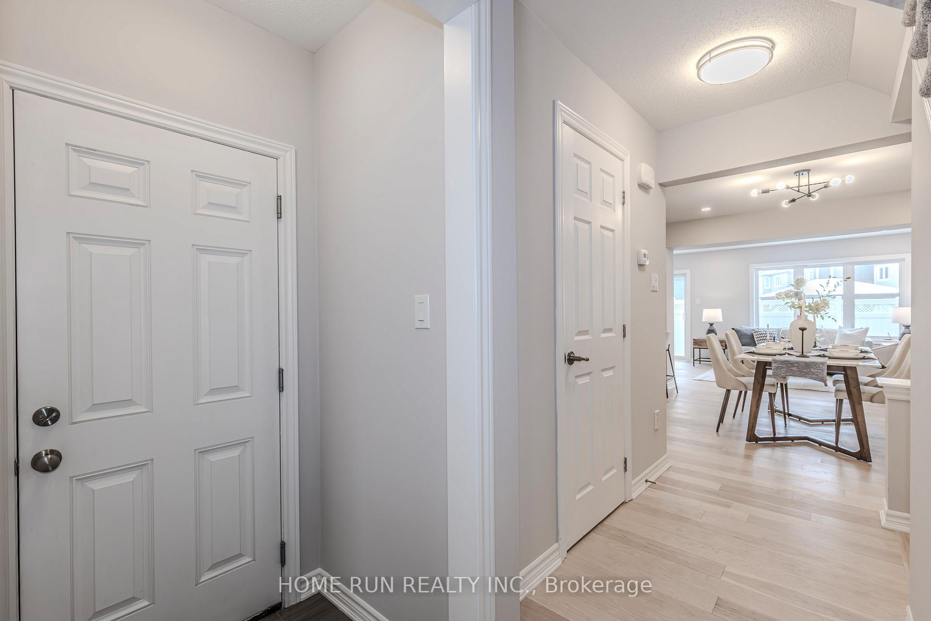 Photo 5 of 272 Brassy Minnow Crescent, Ottawa, Barrhaven - Half Moon Bay — HOMEH