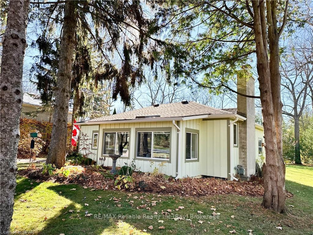 Photo 8 of 33 Main St N Street, Bluewater, Bayfield — HOMEH