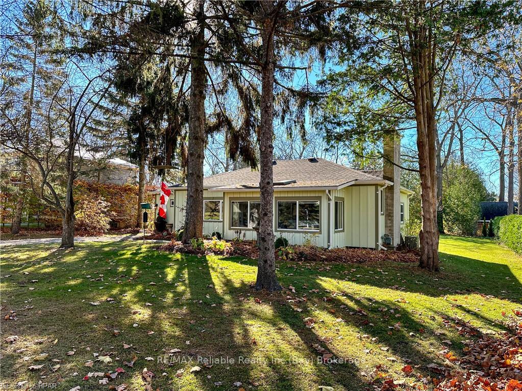 Photo 5 of 33 Main St N Street, Bluewater, Bayfield — HOMEH