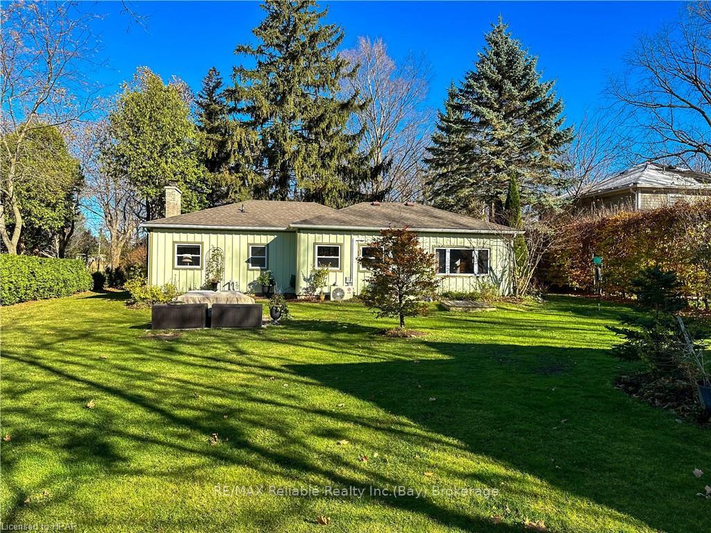 Photo 13 of 33 Main St N Street, Bluewater, Bayfield — HOMEH