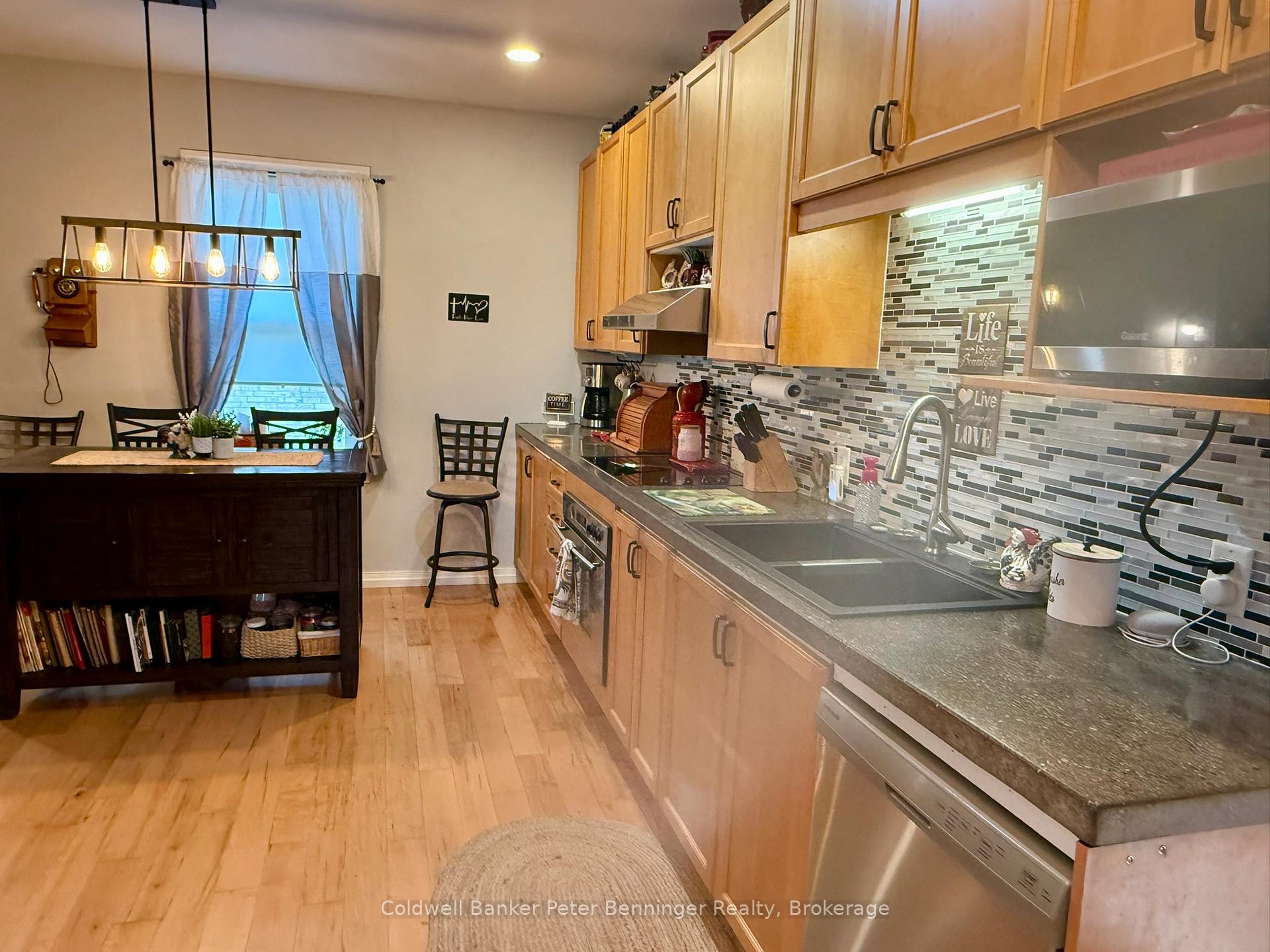 Photo 12 of 35 King Street, Brockton — HOMEH