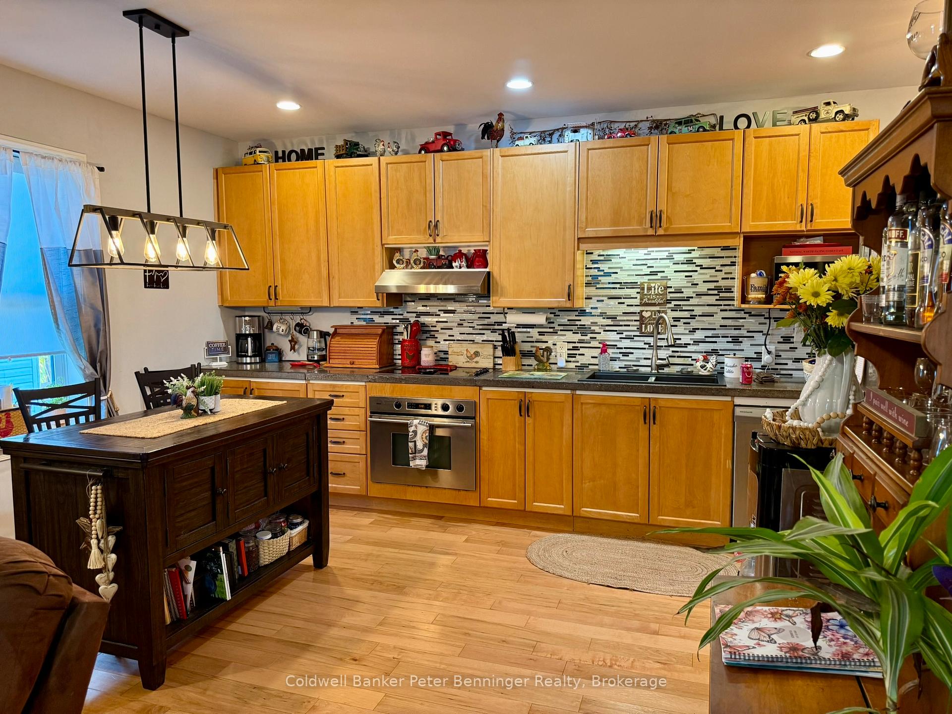 Photo 11 of 35 King Street, Brockton — HOMEH