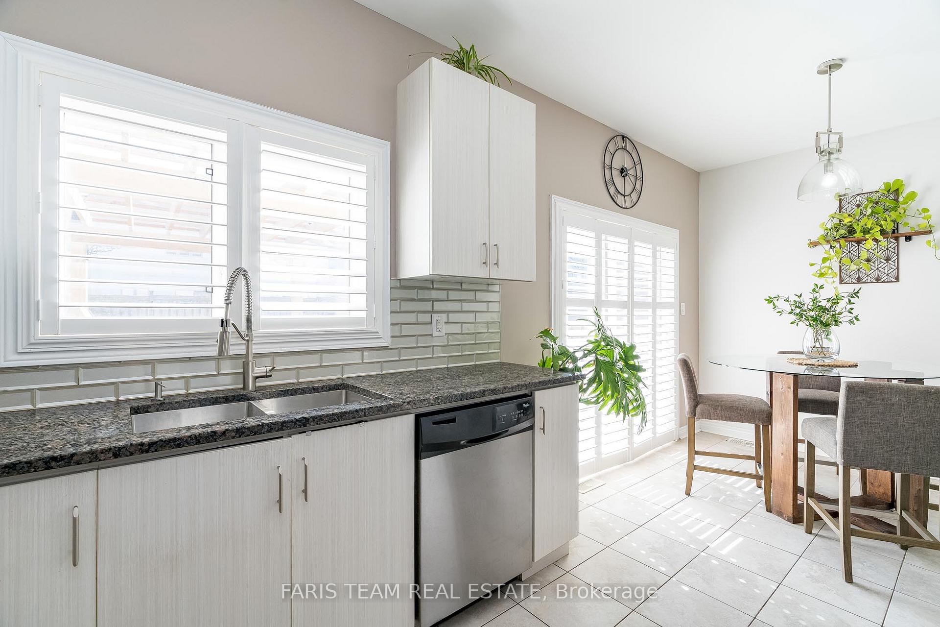 Photo 3 of 89 Pearcey Crescent, Barrie, West Bayfield — HOMEH