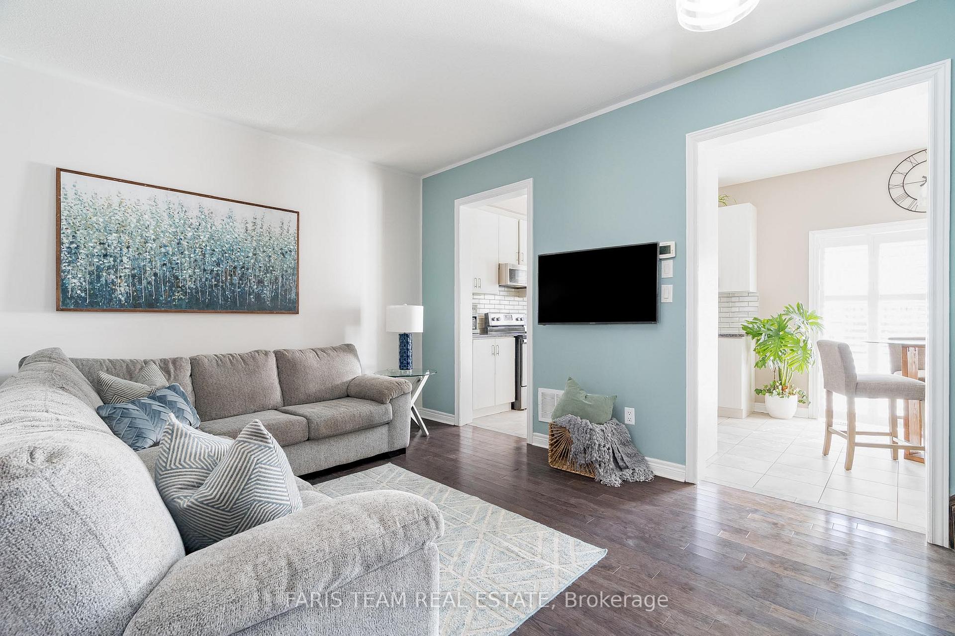 Photo 5 of 89 Pearcey Crescent, Barrie, West Bayfield — HOMEH