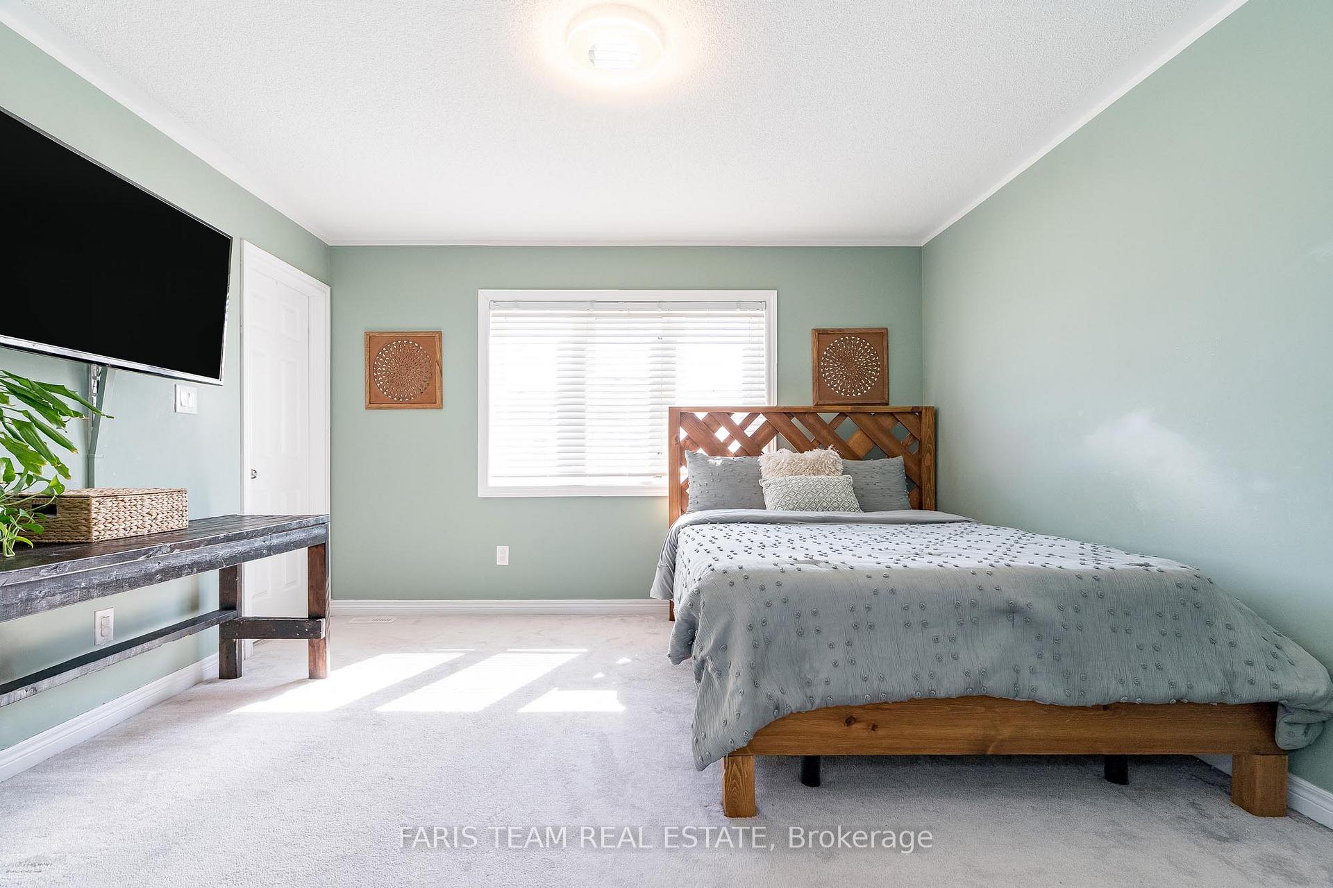Photo 8 of 89 Pearcey Crescent, Barrie, West Bayfield — HOMEH