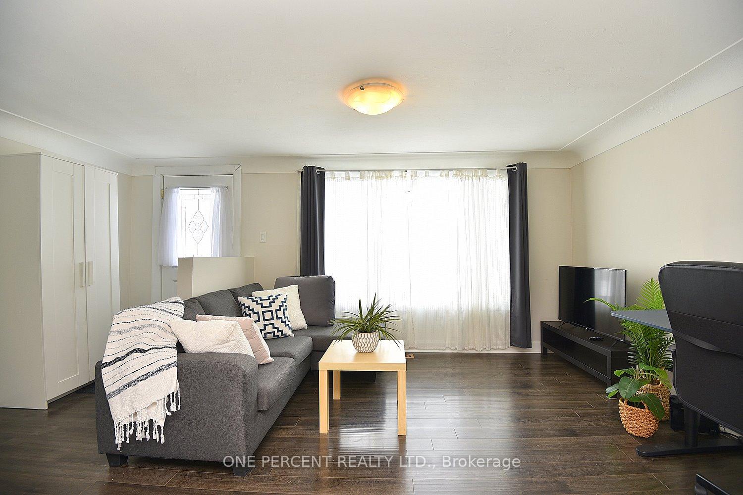 Photo 9 of 3 Maitland Avenue, Hamilton, Greeningdon — HOMEH
