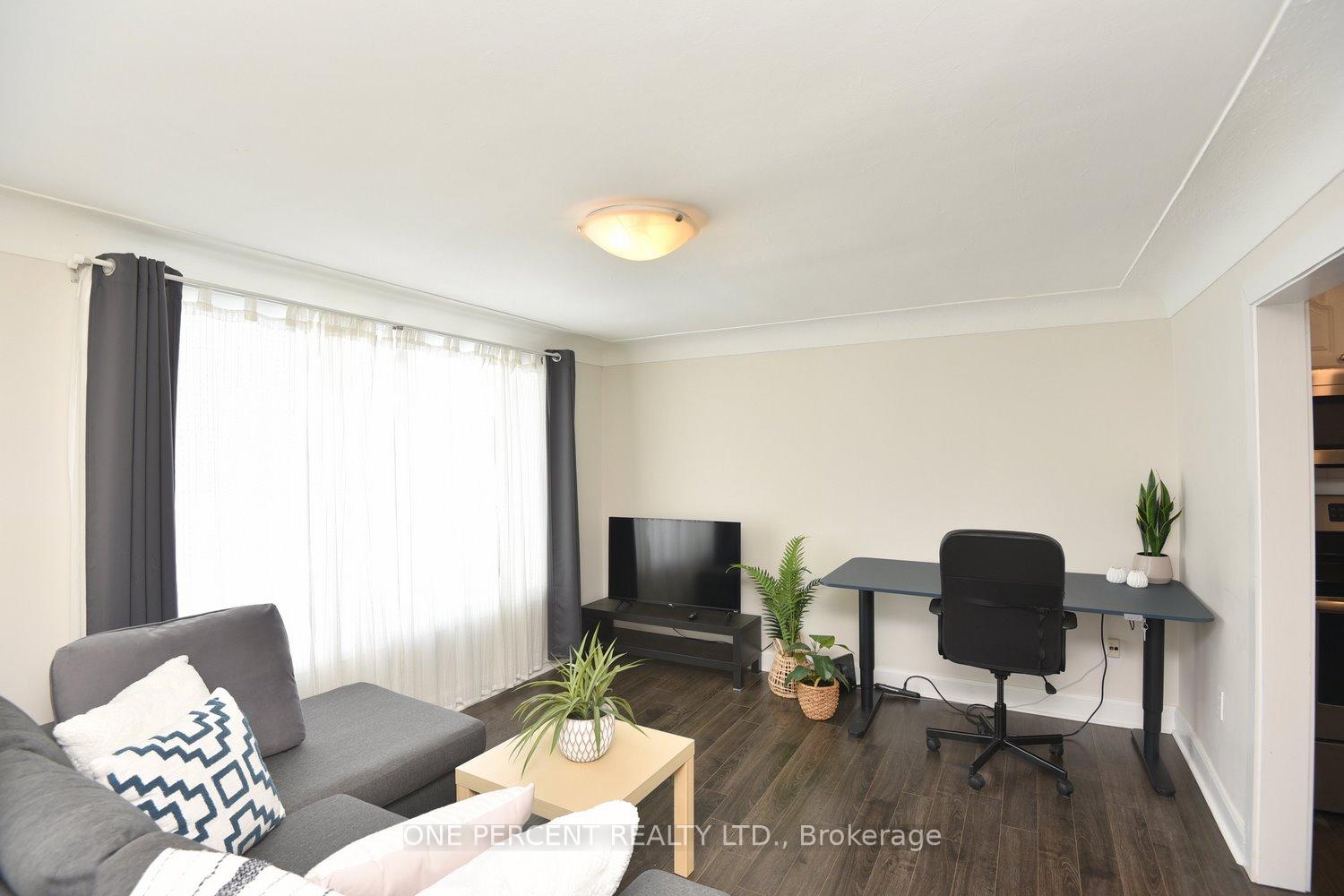 Photo 10 of 3 Maitland Avenue, Hamilton, Greeningdon — HOMEH