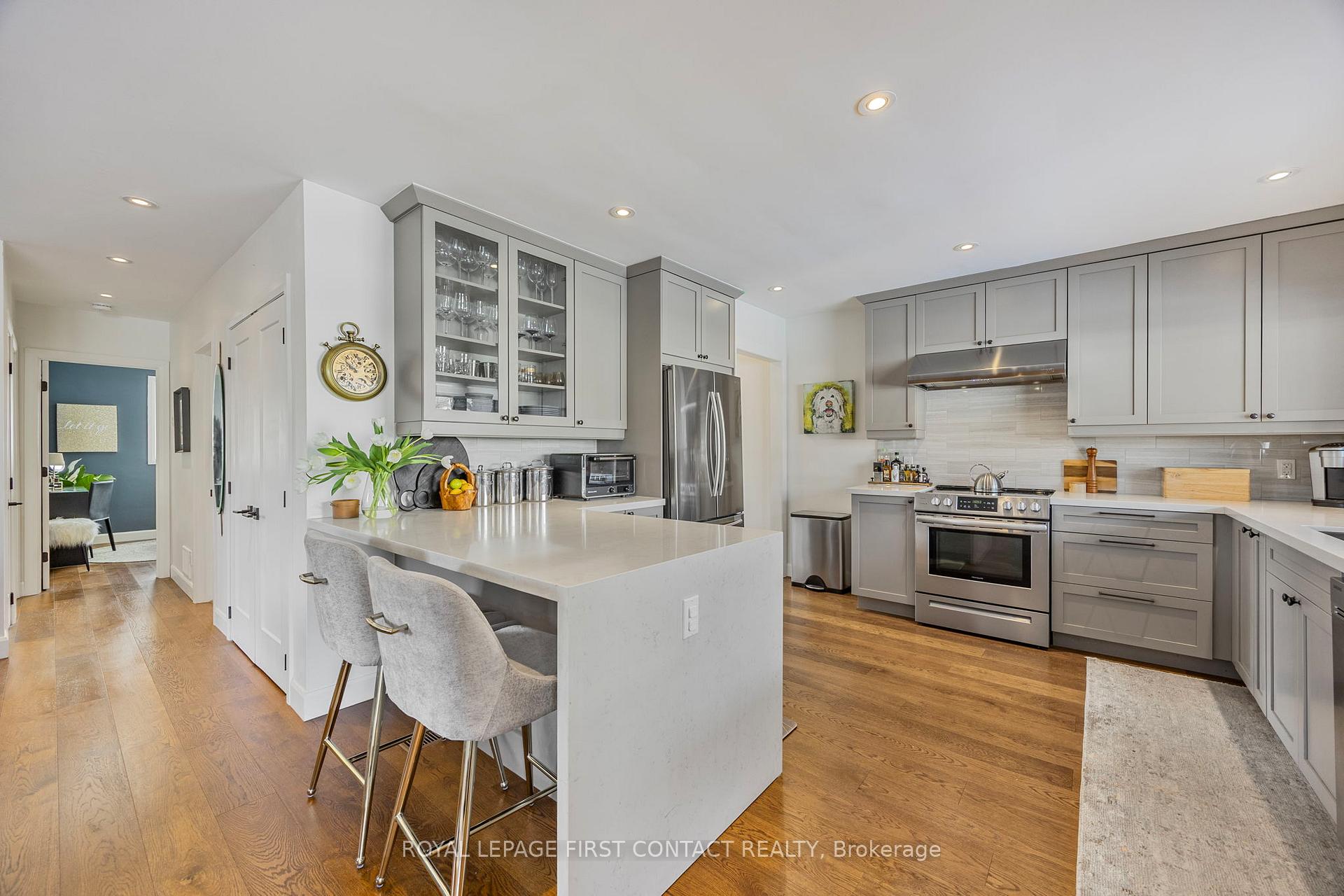 Photo 5 of 89 Letitia Street, Barrie, Sunnidale — HOMEH