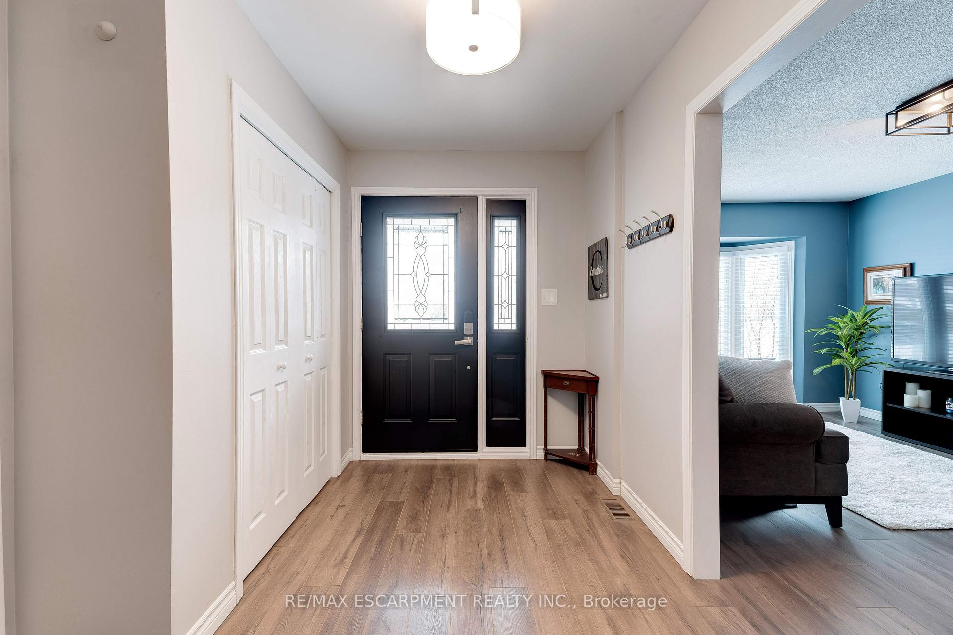 Photo 3 of 3436 Bristol Drive, Burlington, Palmer — HOMEH