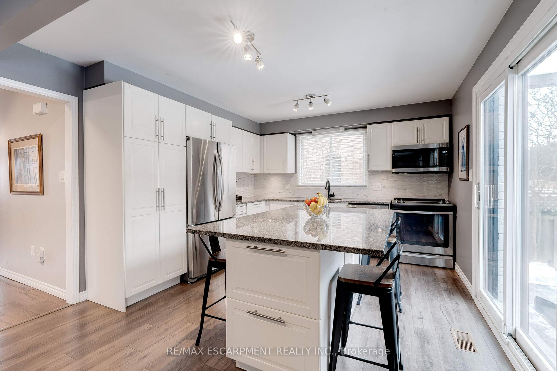 Photo 10 of 3436 Bristol Drive, Burlington, Palmer — HOMEH