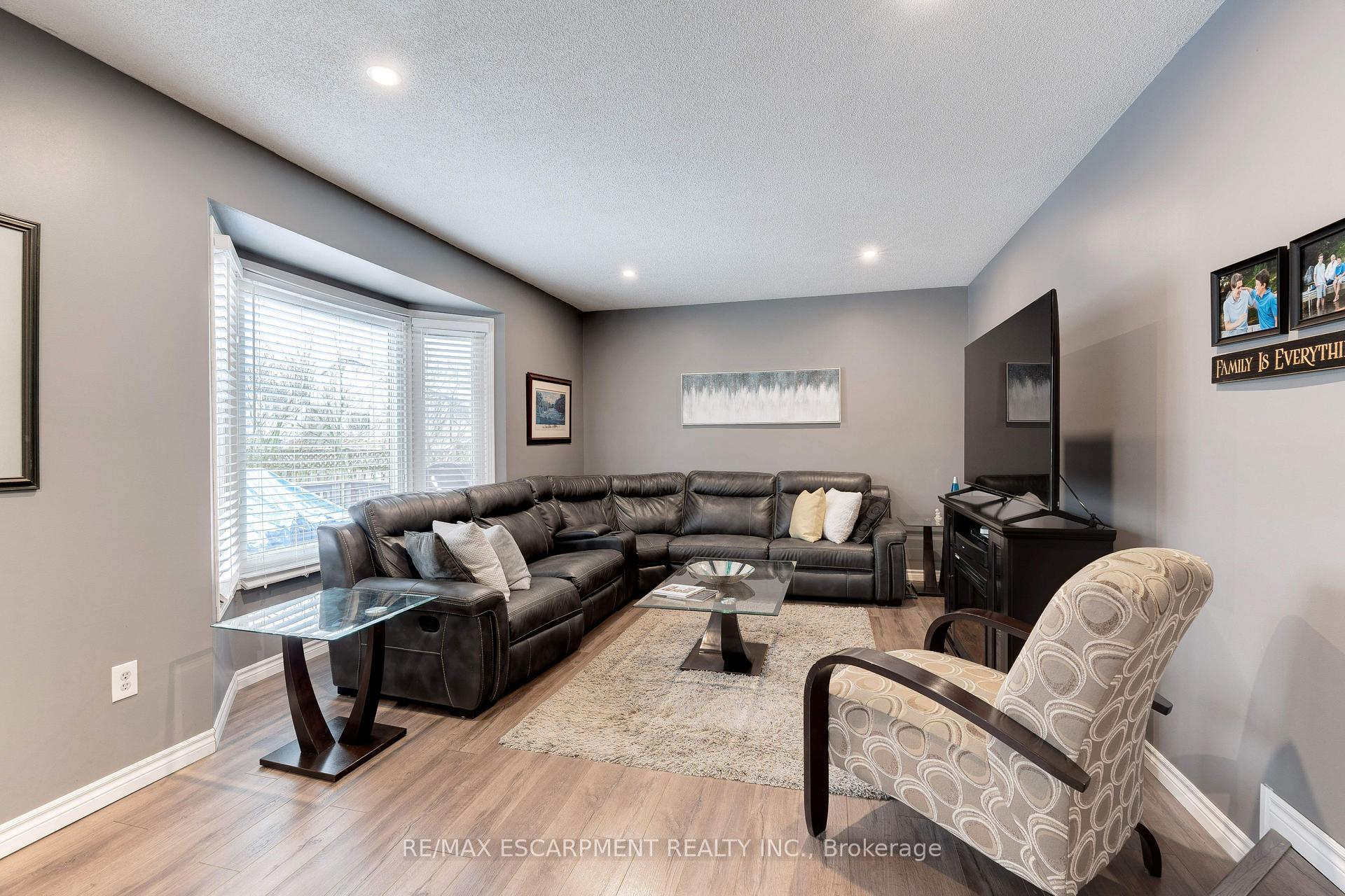 Photo 14 of 3436 Bristol Drive, Burlington, Palmer — HOMEH