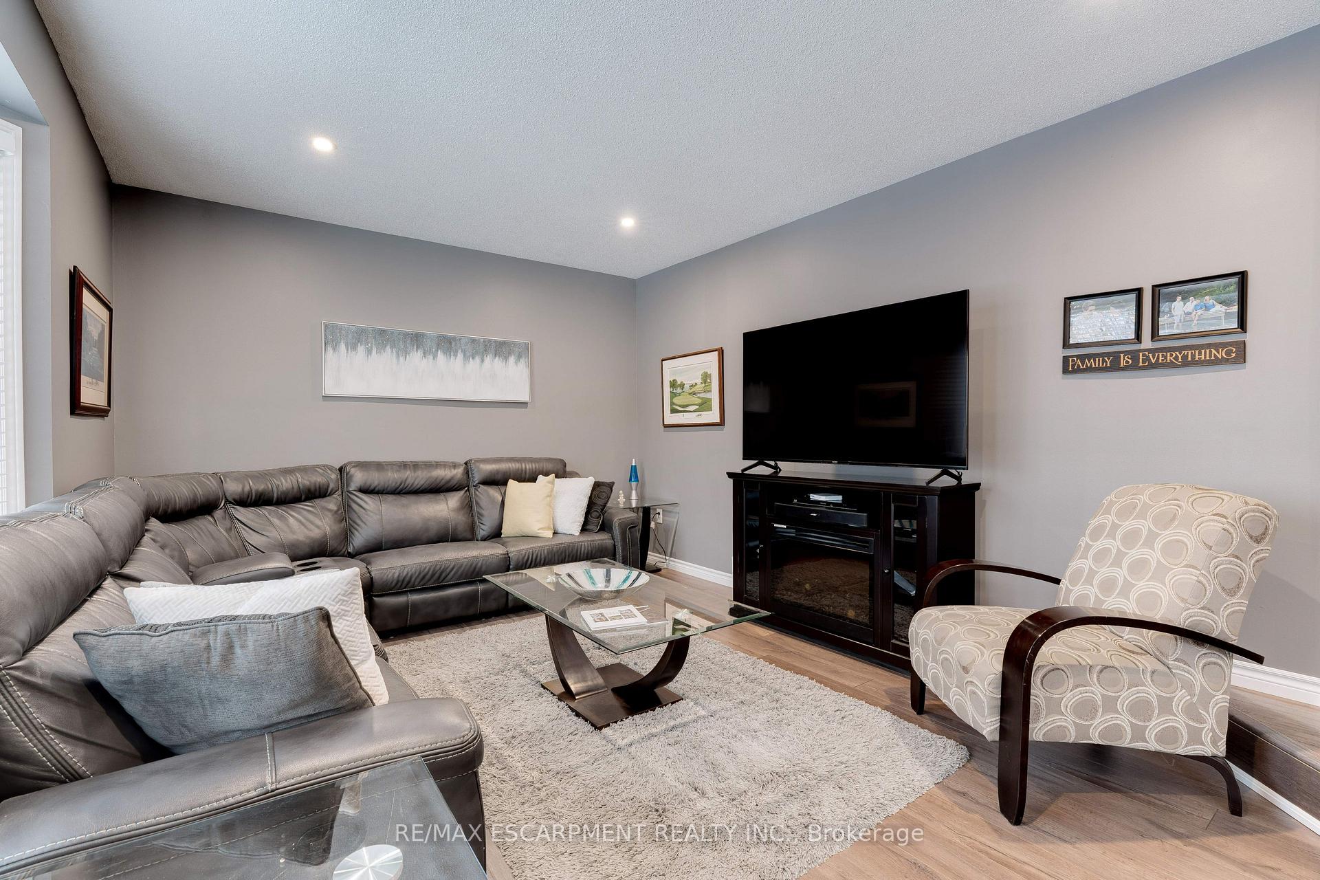 Photo 15 of 3436 Bristol Drive, Burlington, Palmer — HOMEH