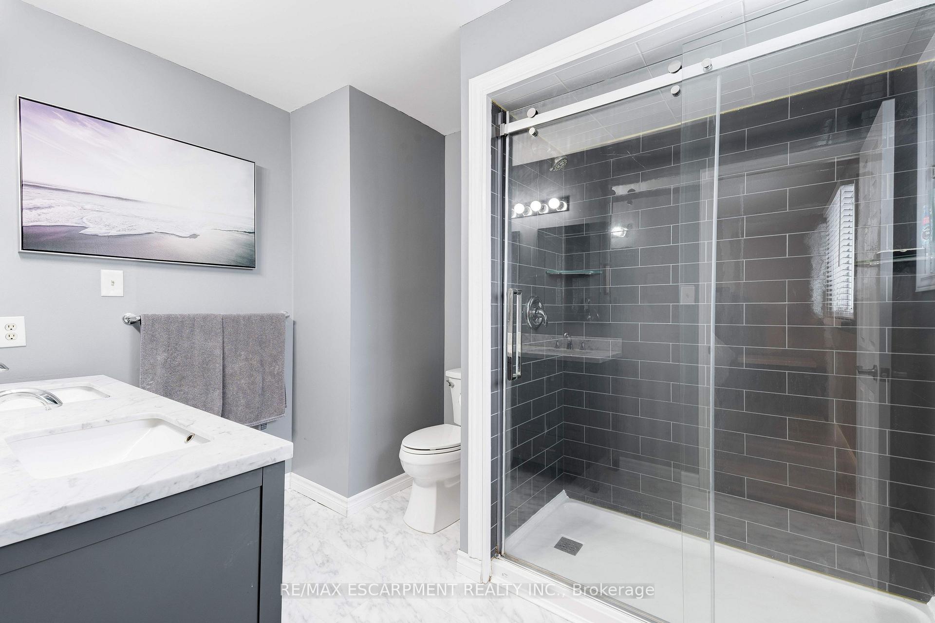 Photo 20 of 3436 Bristol Drive, Burlington, Palmer — HOMEH