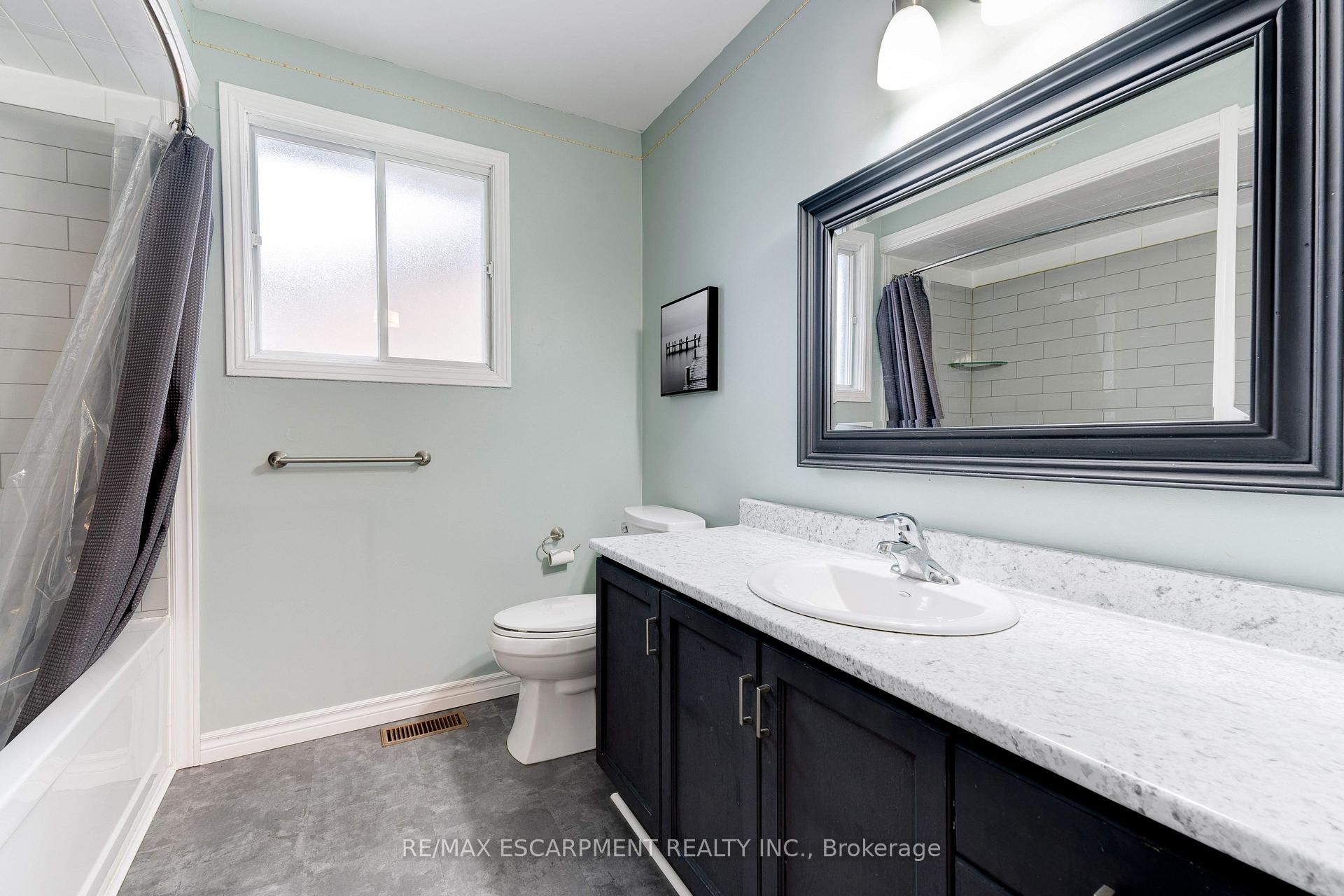 Photo 25 of 3436 Bristol Drive, Burlington, Palmer — HOMEH