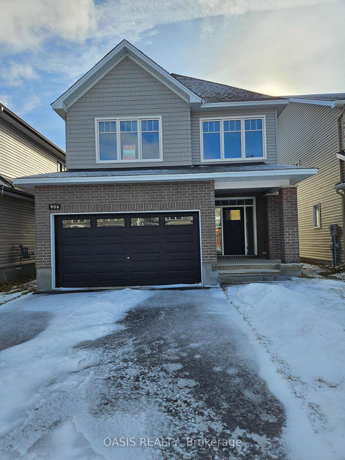 Front of 906 Echinacea Row