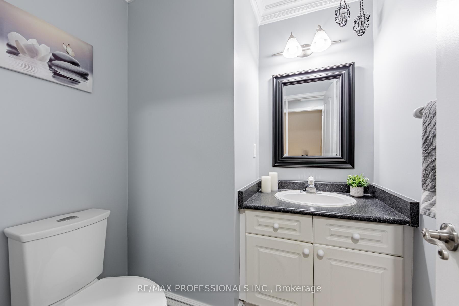 Photo 29 of 71 Elena Crescent, Vaughan, Maple — HOMEH