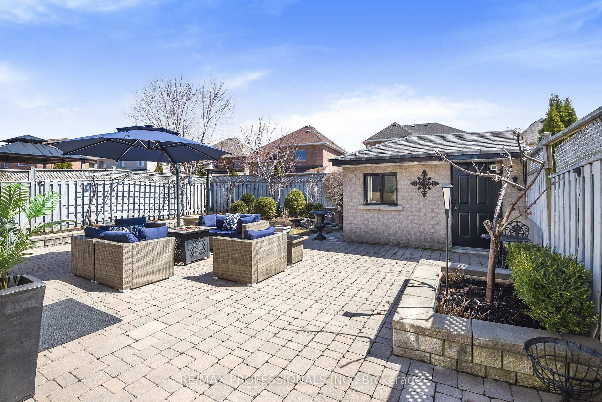 Photo 35 of 71 Elena Crescent, Vaughan, Maple — HOMEH