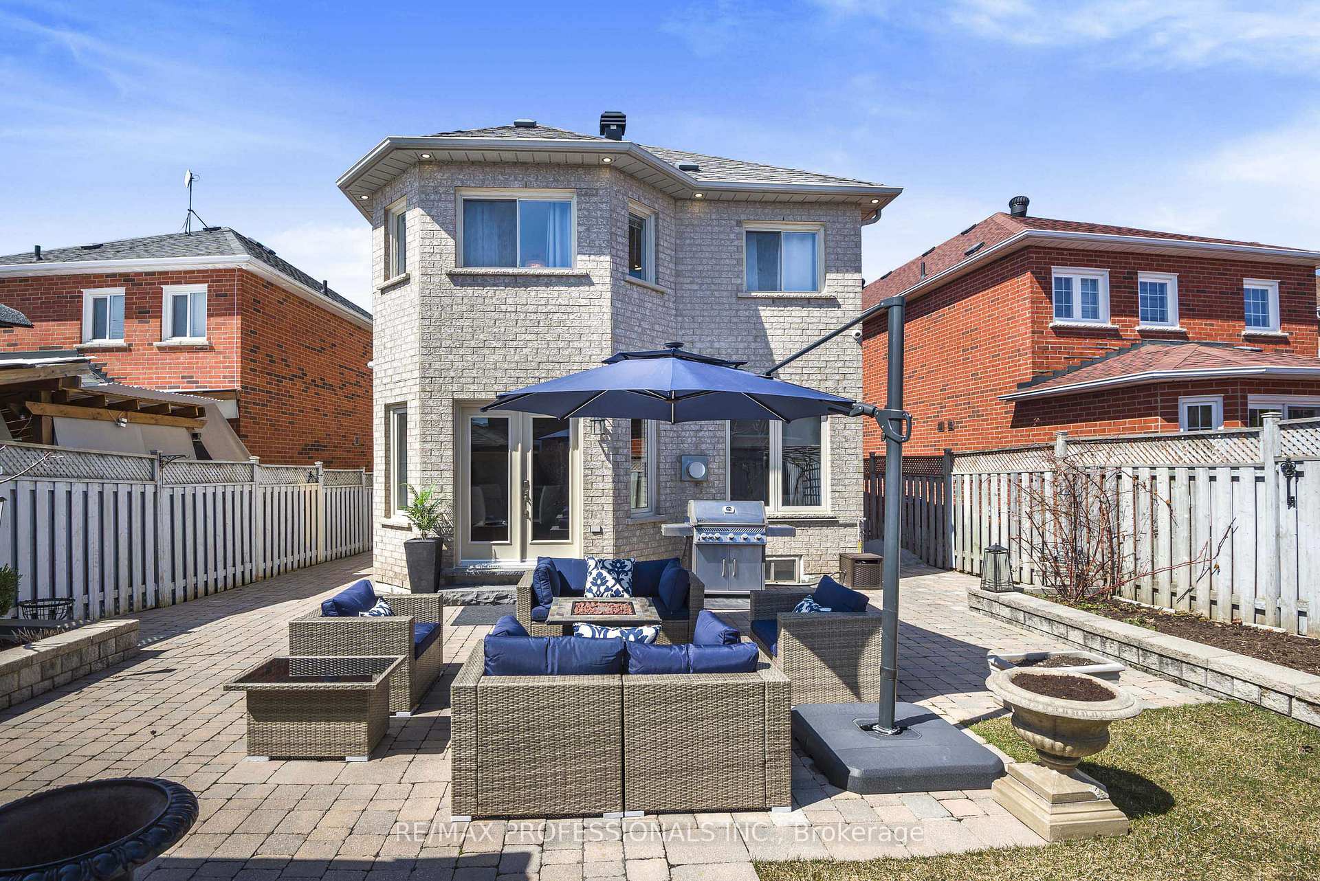 Photo 37 of 71 Elena Crescent, Vaughan, Maple — HOMEH