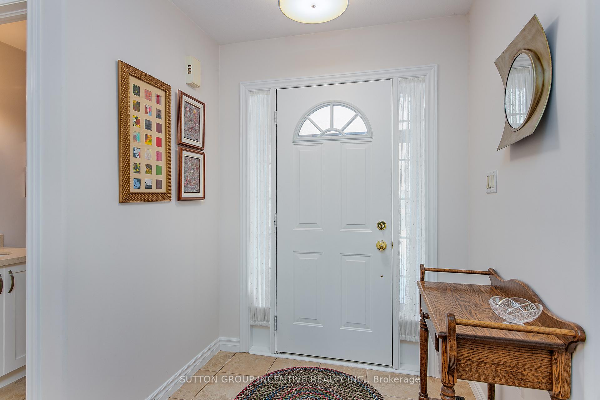 Photo 5 of 102 Seline Crescent, Barrie, Painswick South — HOMEH