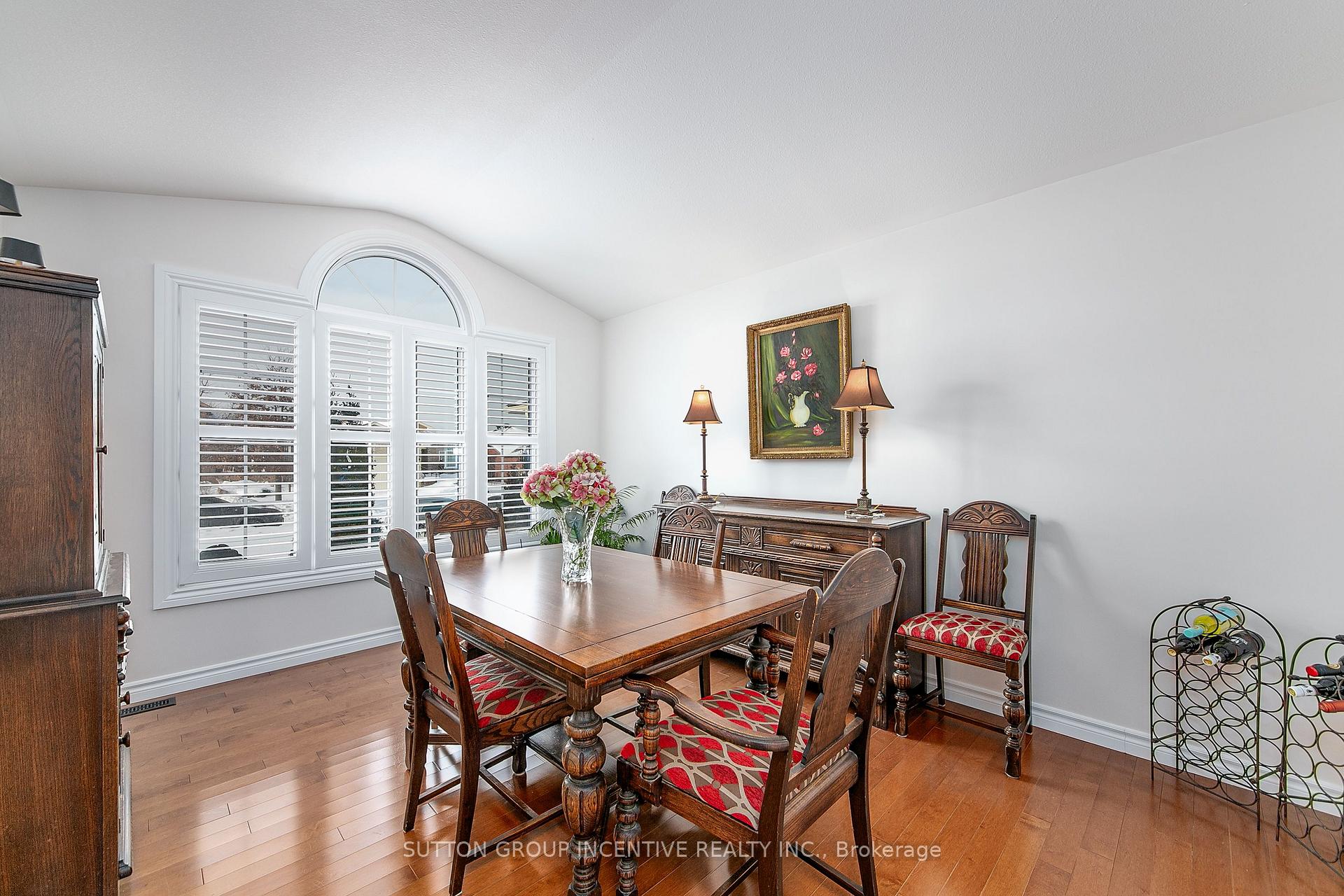 Photo 6 of 102 Seline Crescent, Barrie, Painswick South — HOMEH
