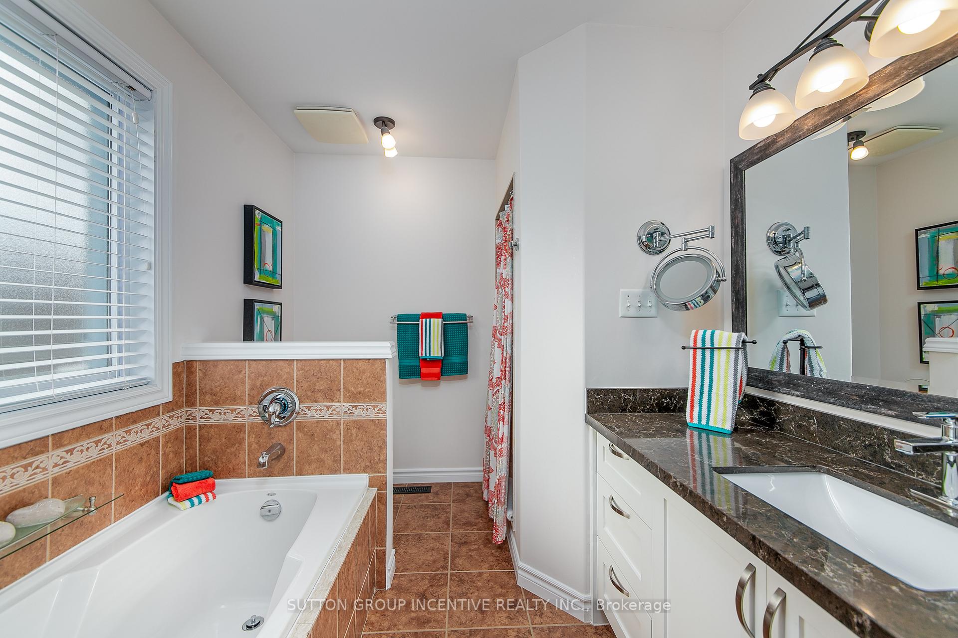 Photo 20 of 102 Seline Crescent, Barrie, Painswick South — HOMEH