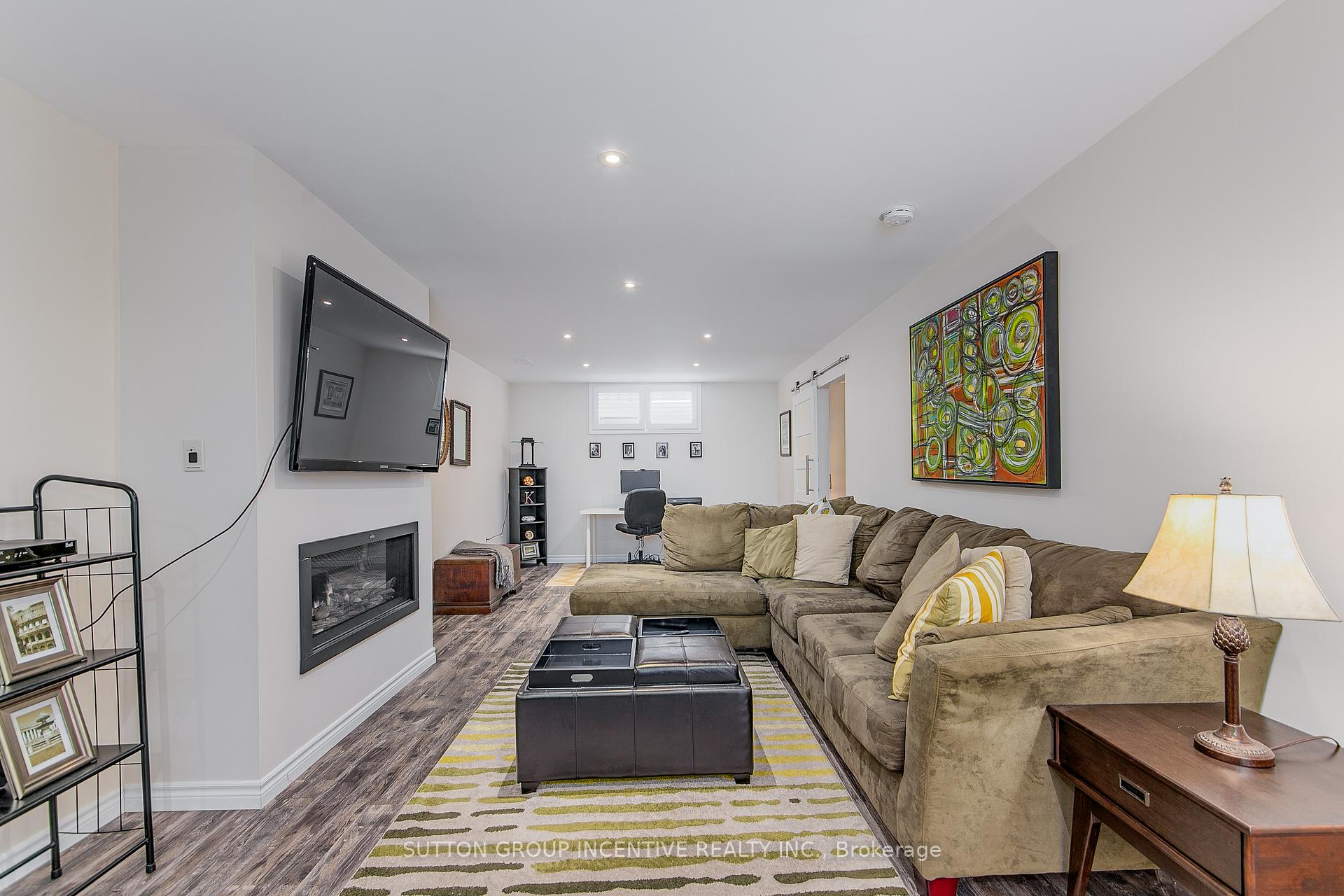 Photo 28 of 102 Seline Crescent, Barrie, Painswick South — HOMEH