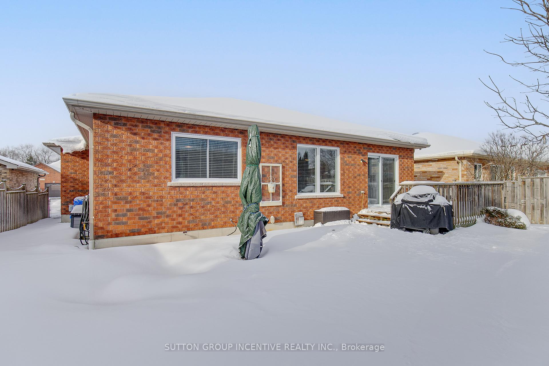 Photo 36 of 102 Seline Crescent, Barrie, Painswick South — HOMEH