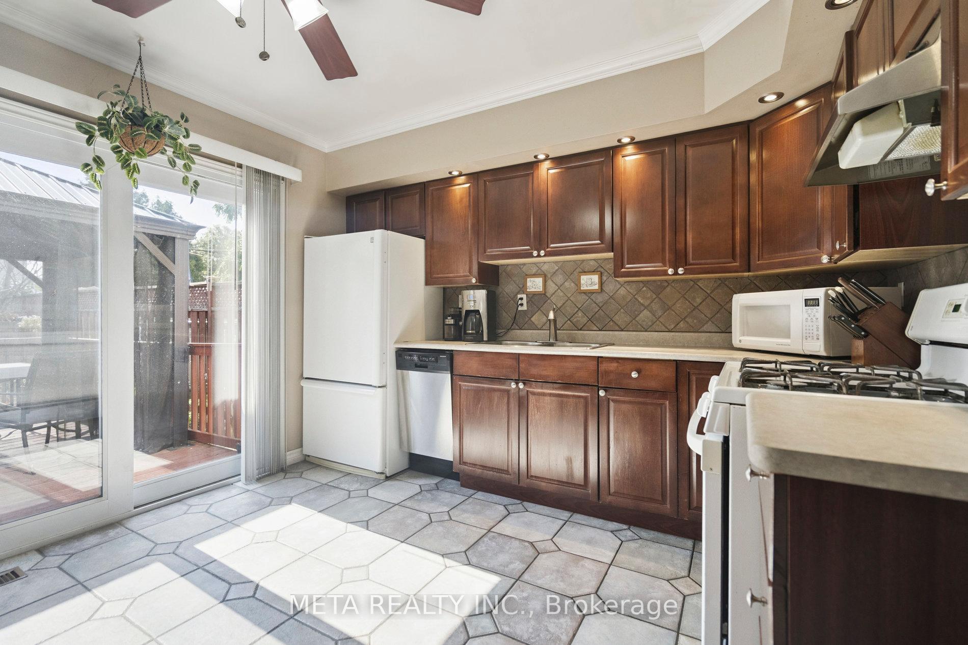 Photo 8 of 159 St. Andrews Drive, Hamilton, Vincent — HOMEH