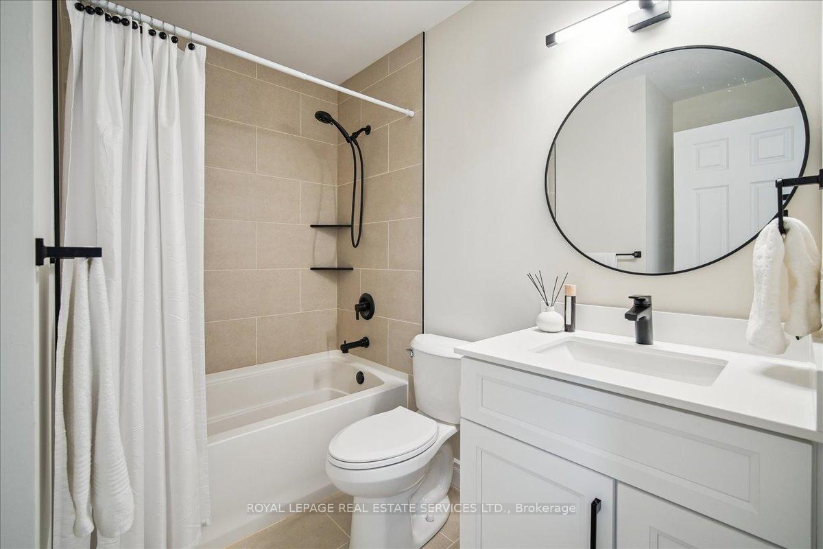 Photo 17 of 4054 Donnic Drive, Burlington, Alton — HOMEH