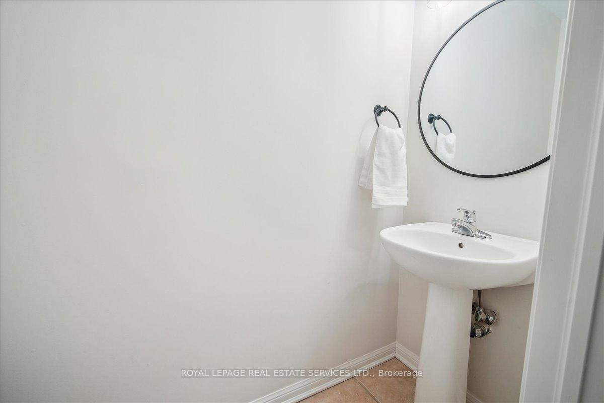 Photo 19 of 4054 Donnic Drive, Burlington, Alton — HOMEH