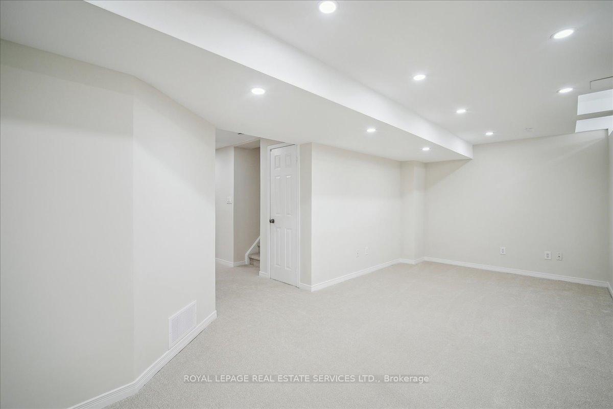 Photo 20 of 4054 Donnic Drive, Burlington, Alton — HOMEH