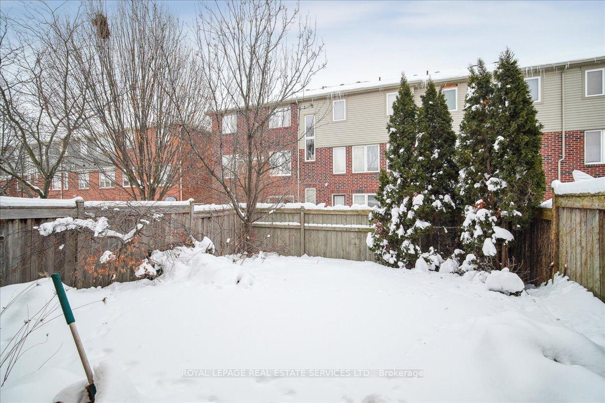 Photo 23 of 4054 Donnic Drive, Burlington, Alton — HOMEH