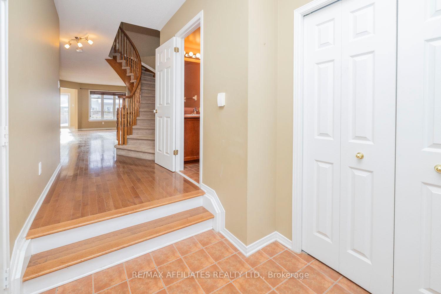 Photo 2 of 306 Berrigan Drive, Ottawa, Barrhaven - Longfields — HOMEH