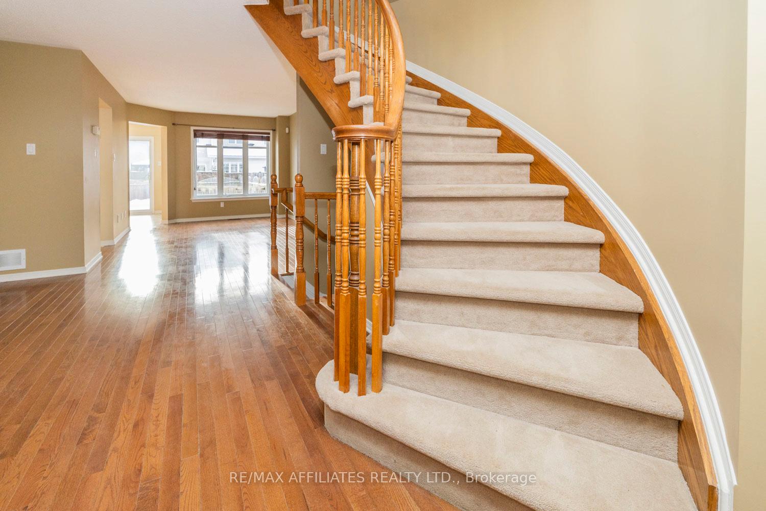 Photo 3 of 306 Berrigan Drive, Ottawa, Barrhaven - Longfields — HOMEH