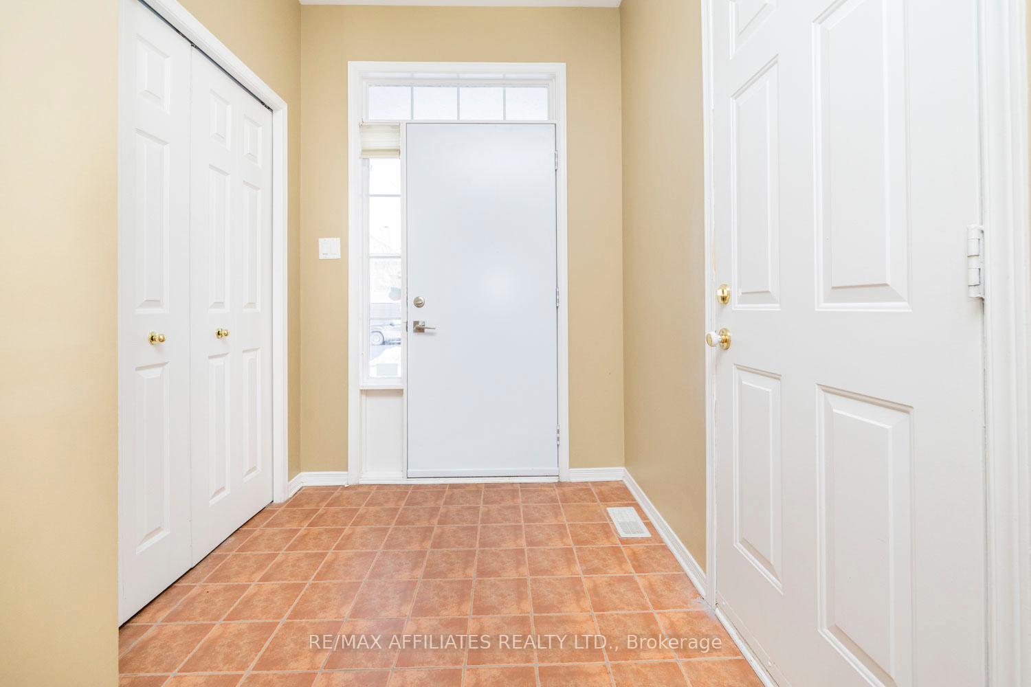 Photo 5 of 306 Berrigan Drive, Ottawa, Barrhaven - Longfields — HOMEH