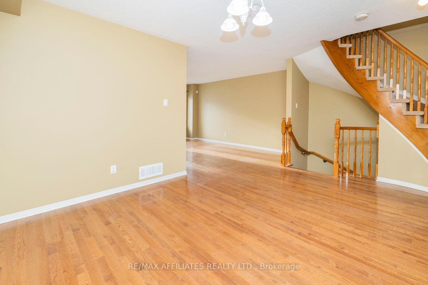 Photo 8 of 306 Berrigan Drive, Ottawa, Barrhaven - Longfields — HOMEH