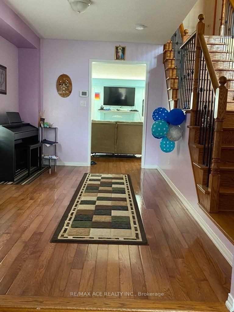 Photo 3 of 65 Carpendale Crescent, Ajax, Northeast Ajax — HOMEH