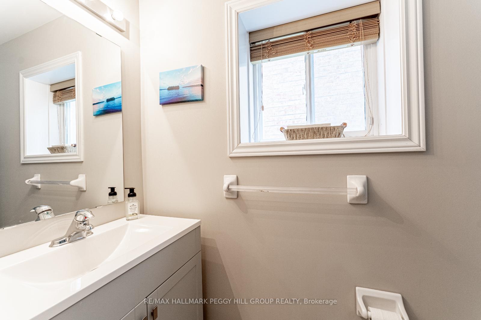 Photo 11 of 51 Maple Crown Terrace, Barrie, Innis-Shore — HOMEH