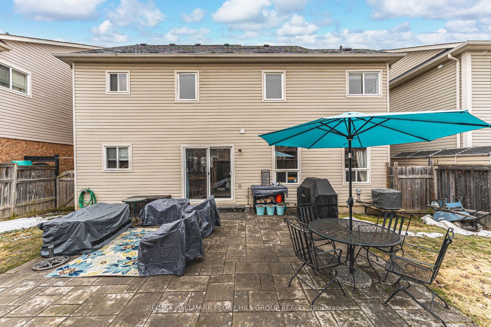 Photo 14 of 51 Maple Crown Terrace, Barrie, Innis-Shore — HOMEH