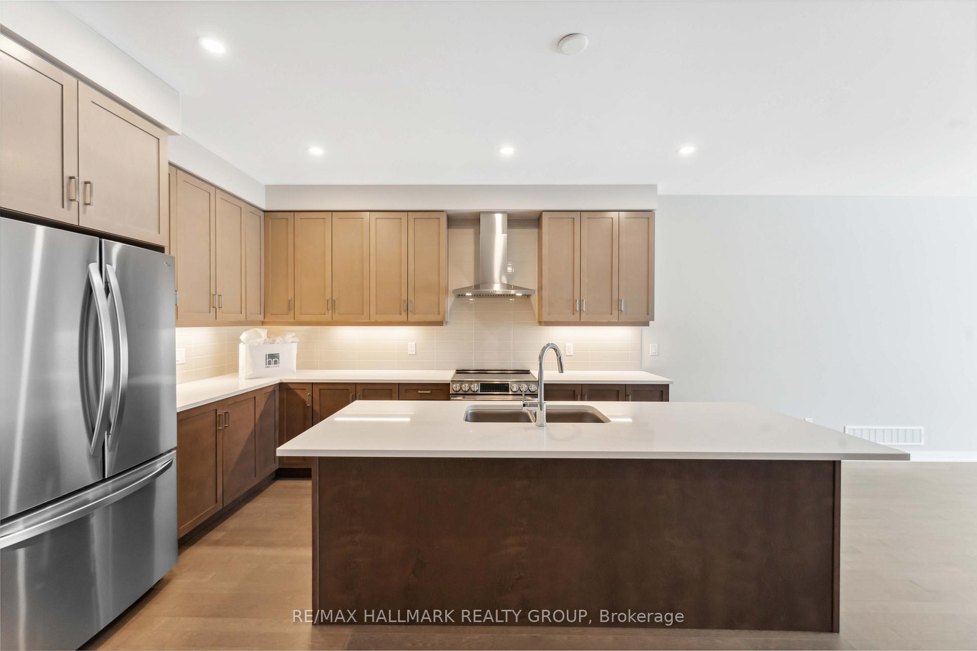 Photo 4 of 743 Acai Way, Ottawa, Riverside South/Gloucester Glen — HOMEH