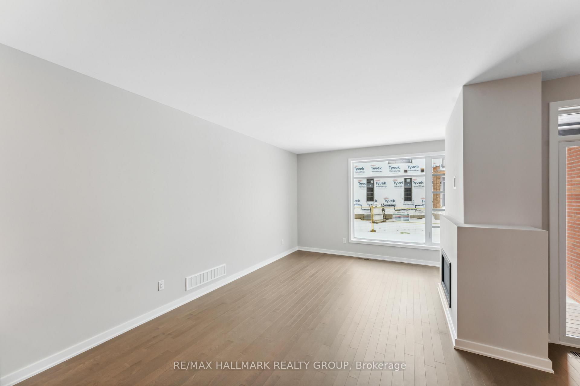 Photo 6 of 743 Acai Way, Ottawa, Riverside South/Gloucester Glen — HOMEH