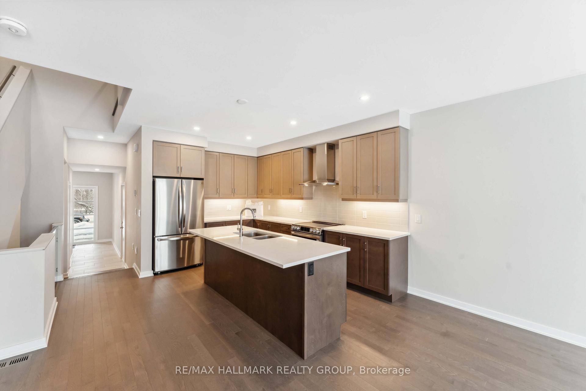Photo 7 of 743 Acai Way, Ottawa, Riverside South/Gloucester Glen — HOMEH