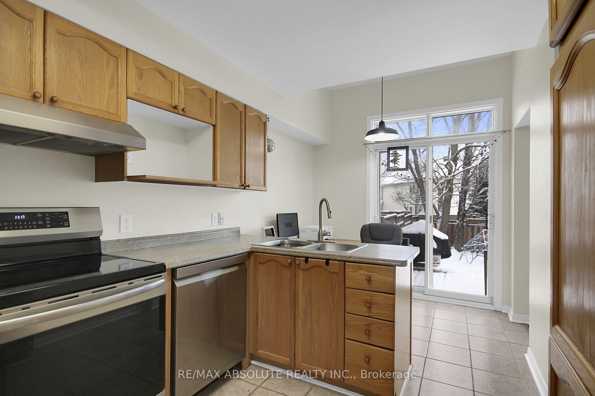 Photo 5 of 97 Queensbury Drive, Ottawa, Barrhaven - Longfields — HOMEH