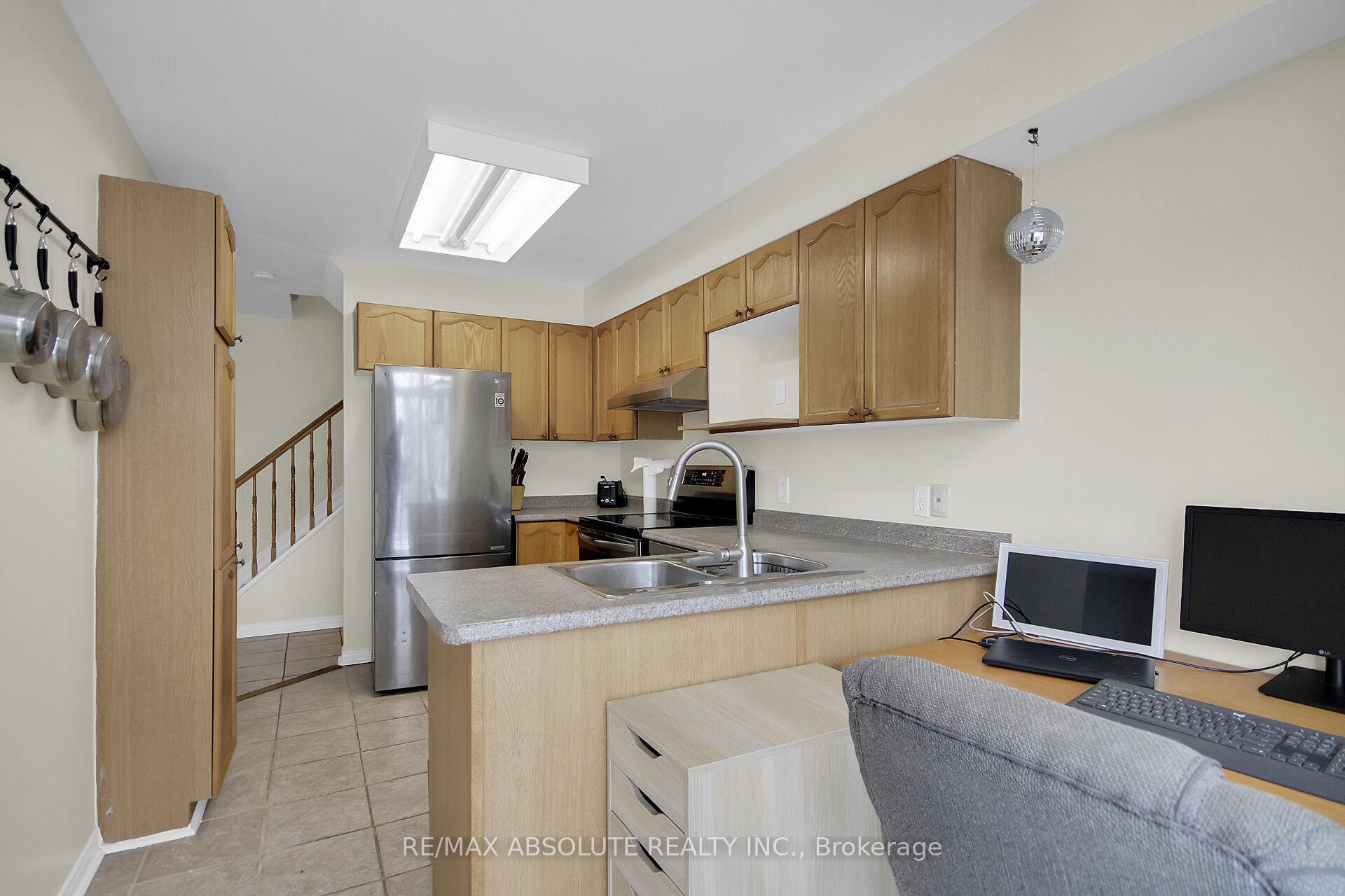 Photo 10 of 97 Queensbury Drive, Ottawa, Barrhaven - Longfields — HOMEH