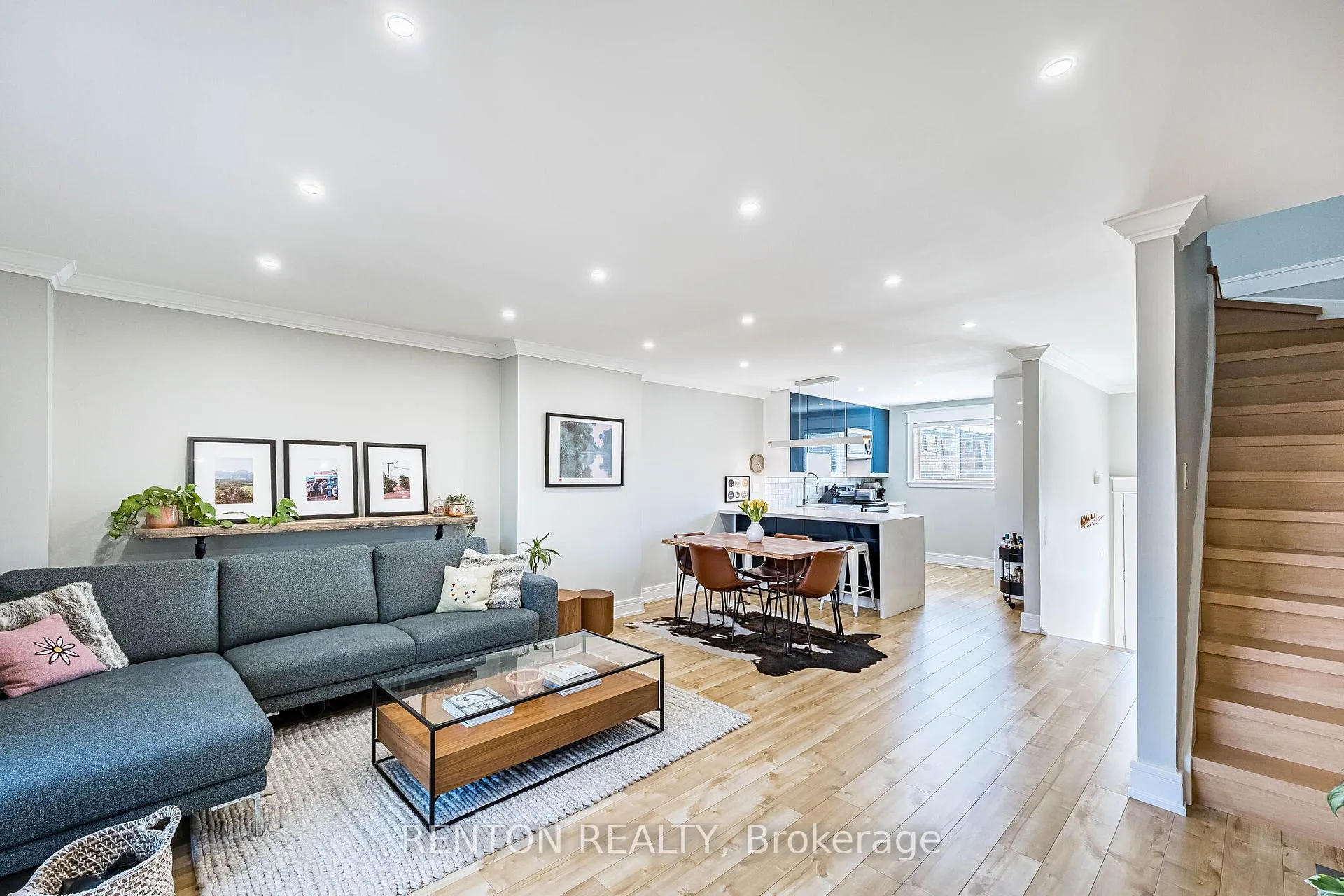 Photo 5 of Unit 6, 1536 Sixth Line, Oakville, College Park — HOMEH