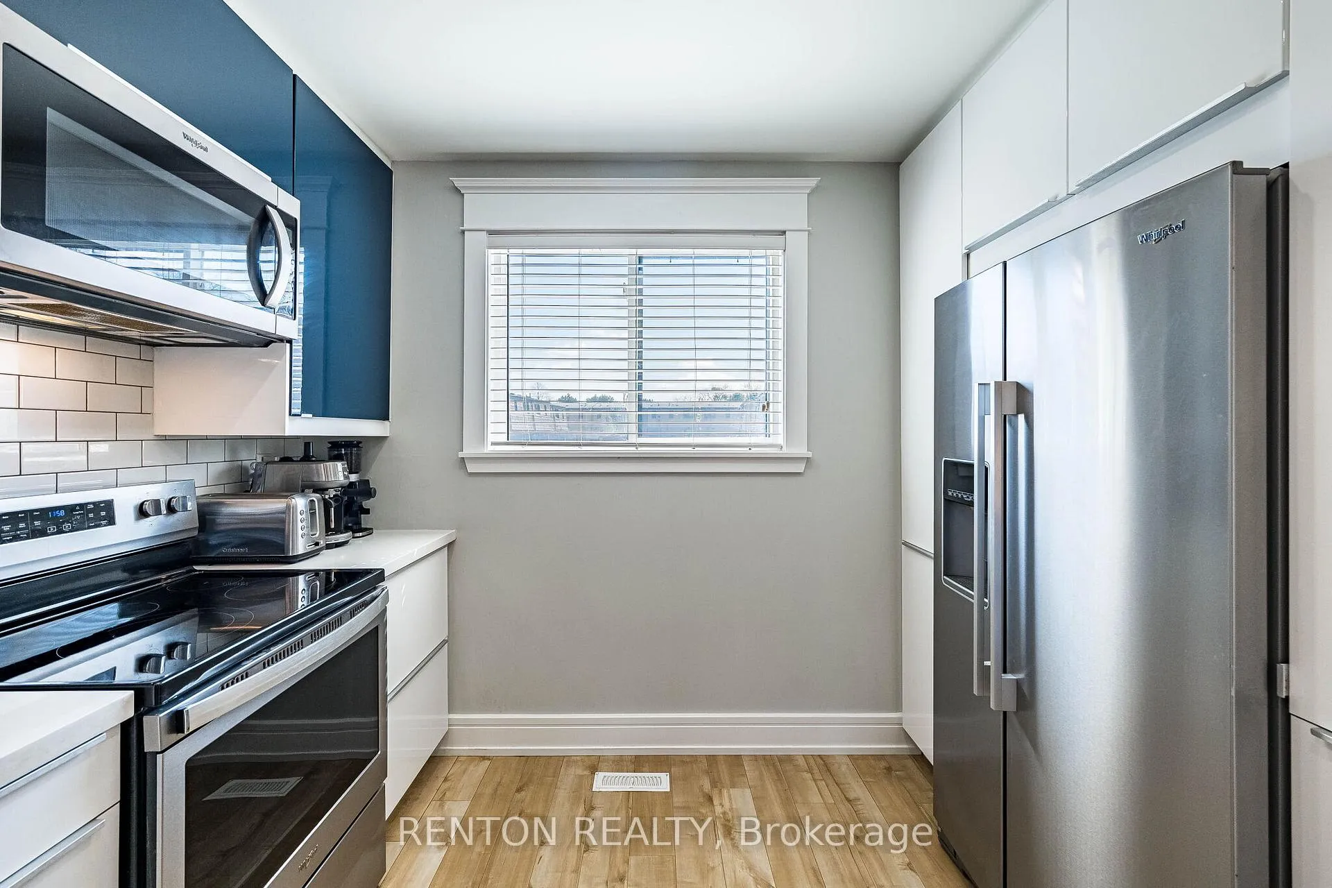 Photo 9 of Unit 6, 1536 Sixth Line, Oakville, College Park — HOMEH