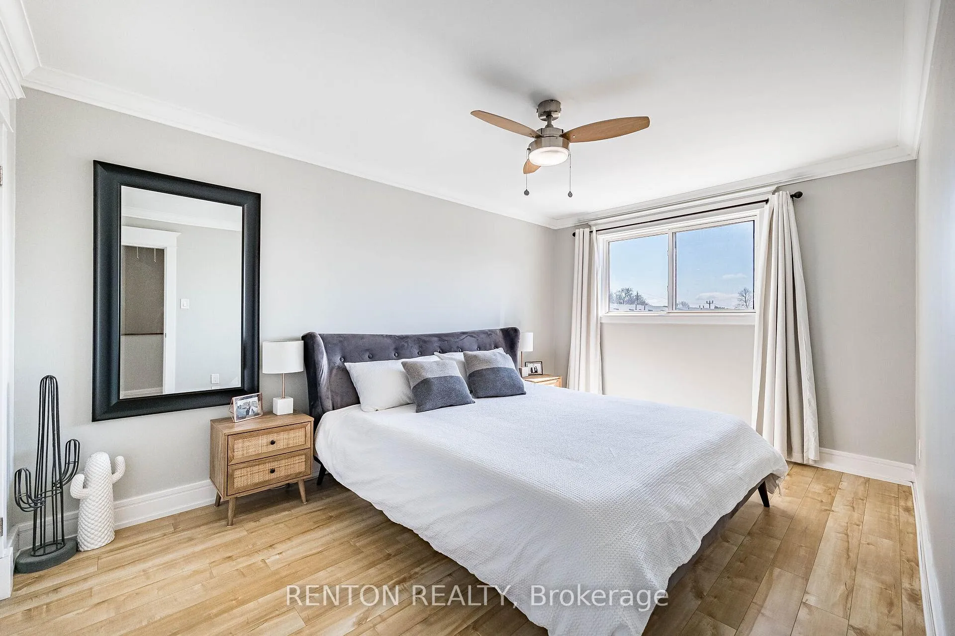 Photo 19 of Unit 6, 1536 Sixth Line, Oakville, College Park — HOMEH